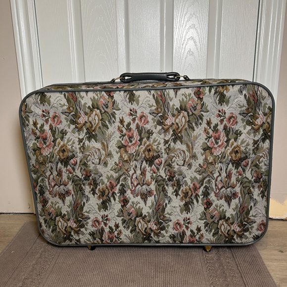 Vintage Suitcase w Matching Carryon - Picture 3 of 5